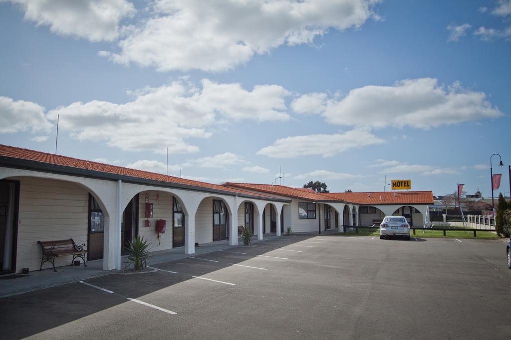 Manfeild Park Motel Feilding Exterior photo
