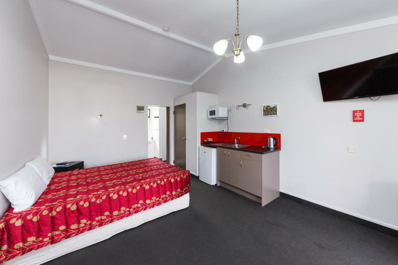 Manfeild Park Motel Feilding Exterior photo