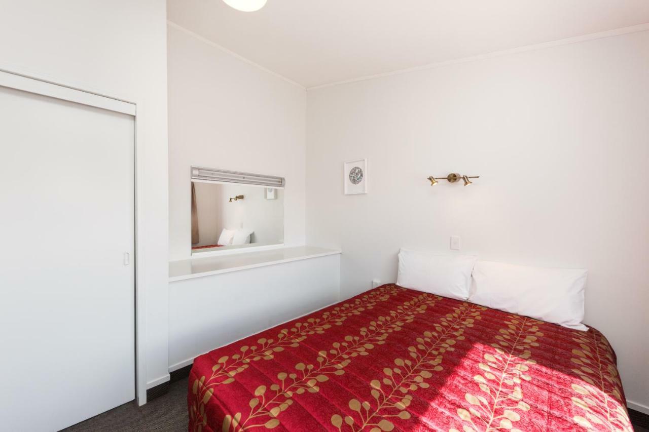 Manfeild Park Motel Feilding Exterior photo