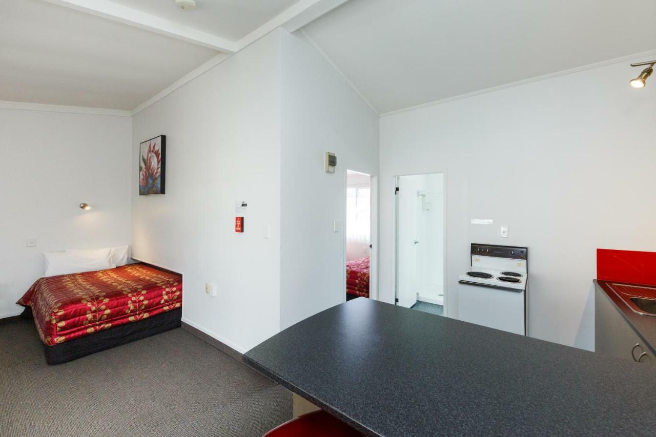 Manfeild Park Motel Feilding Exterior photo
