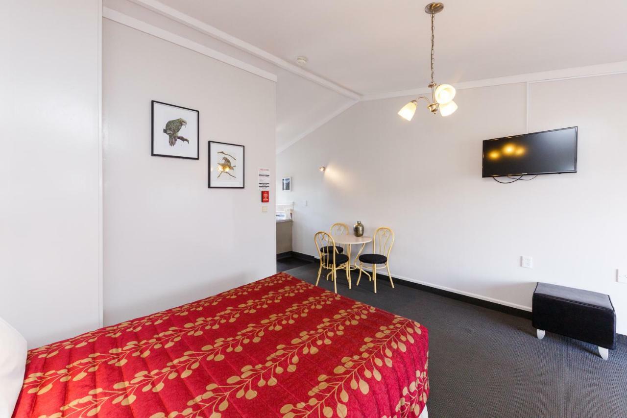 Manfeild Park Motel Feilding Exterior photo
